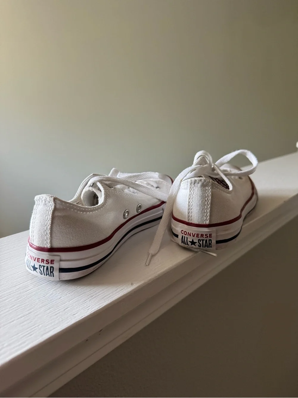 Converse low top